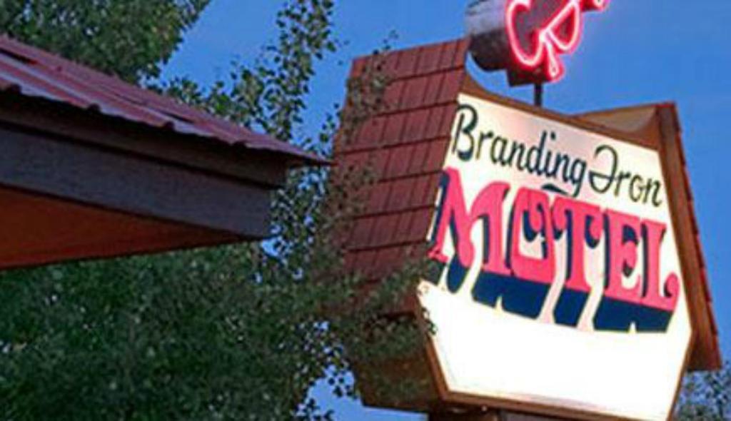 Branding Iron Motel Chama Dış mekan fotoğraf